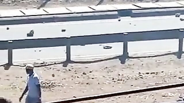 Naked woman confronts riot police in South Africa - 4 image