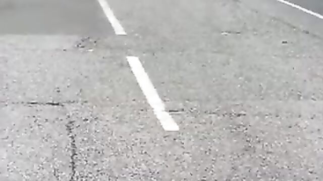 Naked woman on drugs seen in public in London - 4 image