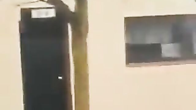 African woman strips naked and runs mad in public in Ireland - 3 image