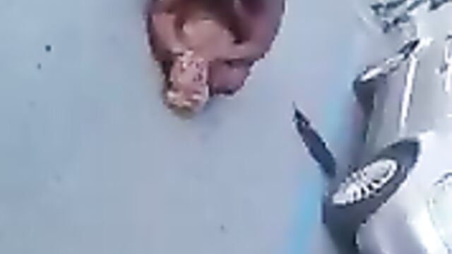 2 Nigerian women fighting with naked breasts on the streets of Italy - 4 image