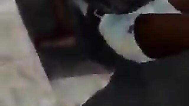 Boobs out: Bini girl caught fighting Yoruba girl