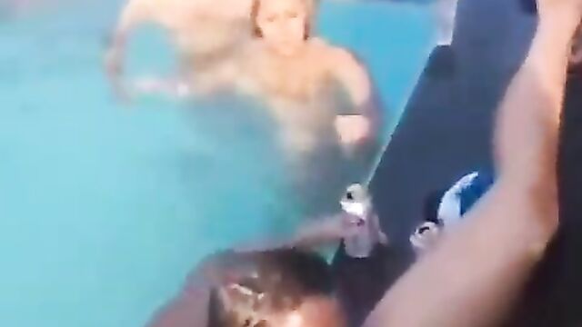 Licking coochie in the pool