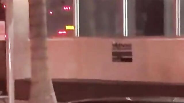 Receiving blow job while stuck in traffic - 5 image