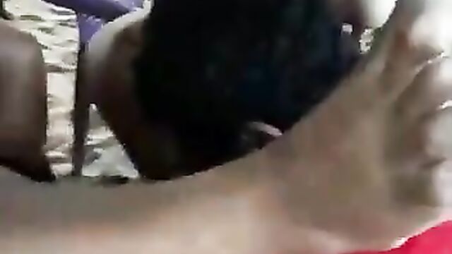 Eating pussy in a public bar - 3 image