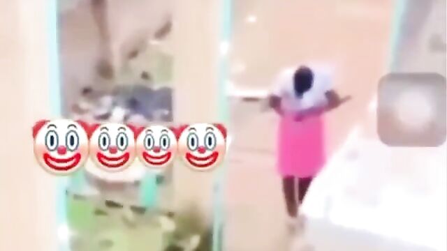 Student couple caught after having discreet sex in front of a building - 3 image