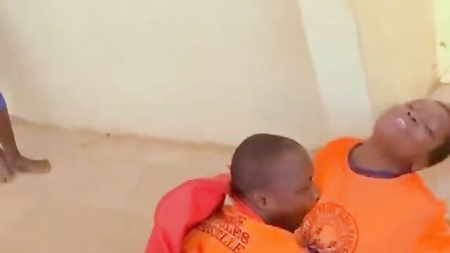 2 spoilt students caught doing naughty things in public - 4 image