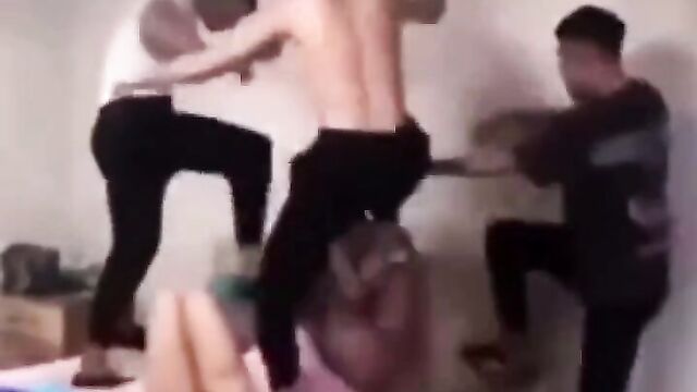 Dude got set up by naked girl - 4 image