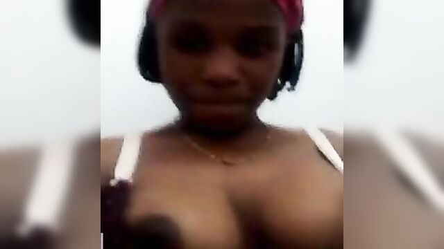 Nude Video Of Ebony Girl’s Breasts And Pussy From Video Call Allegedly Leaked By Her Boyfriend - 3 image