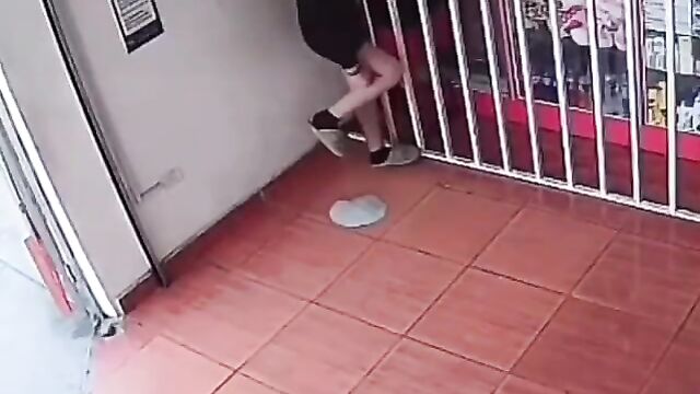 Crazy man masturbating and pouring cum on a lady in public in broad daylight - 5 image