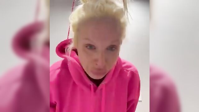 Model Sophie Anderson left with deflated breast after implant explodes - 2 image