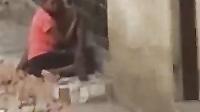 Lagos couple caught doing it outdoors in public - 5 image