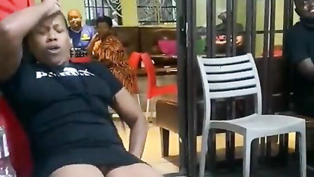 Drunk lady exposing pussy in public restaurant - 3 image