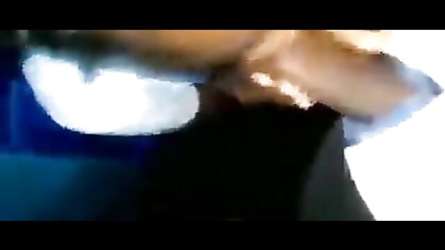 2 spoilt Mzansi students caught having sex - 1 image