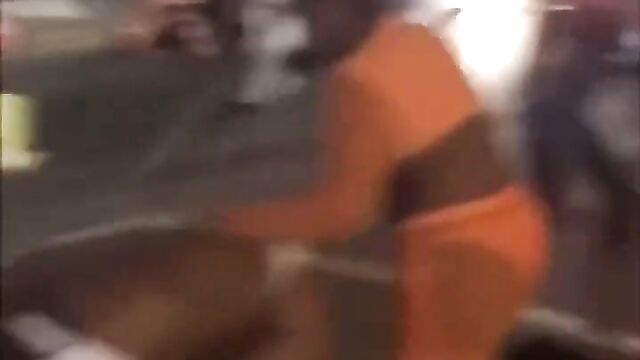 Breasts pop out as prostitutes get caught fighting in public - 4 image