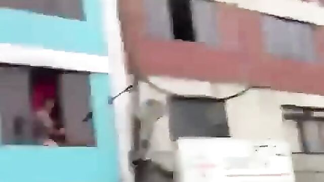 Side guy jumps off apartment window after woman’s husband came back early - 1 image