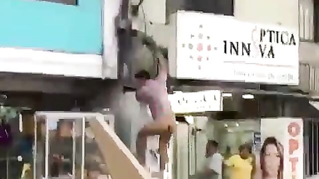 Side guy jumps off apartment window after woman’s husband came back early - 3 image