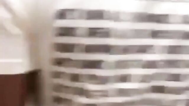 Boobs & ass bounce as Britney fights naked