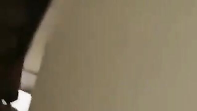 Naked woman with big breasts caught fighting hotel staff - 4 image