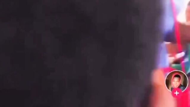 School girls caught drinking alcohol while wearing school uniform - 4 image