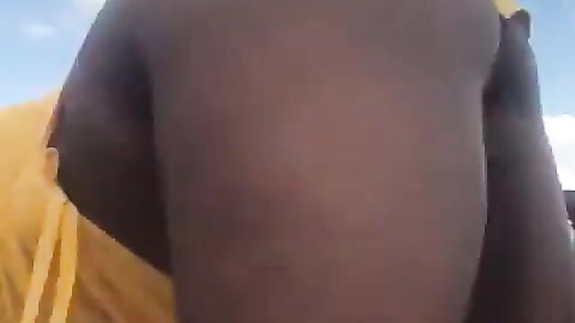 Mzansi woman exposing pussy in public – Part 1