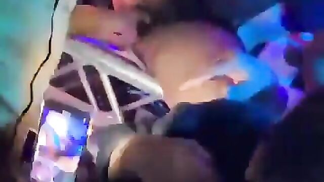 Man caught fingering Zodwa Wabantu on stage - 3 image