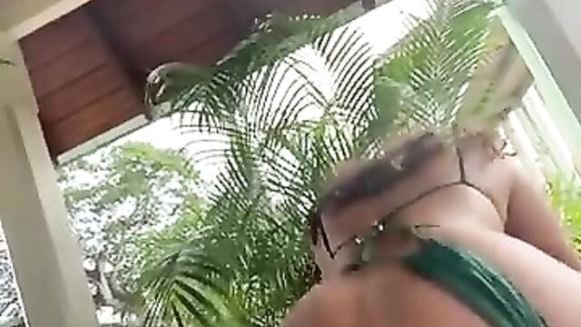 Naked couple caught having sex in public in a resort hotel - 1 image