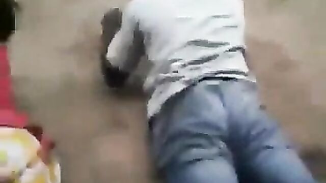 Caught cheating and beaten in public - 4 image