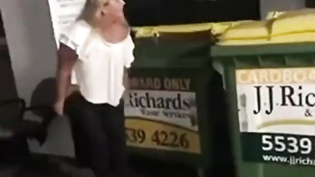 Accident while showing pussy and ass!