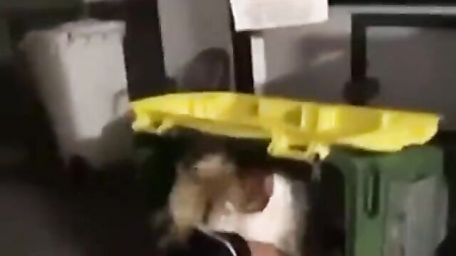 Accident while showing pussy and ass! - 4 image