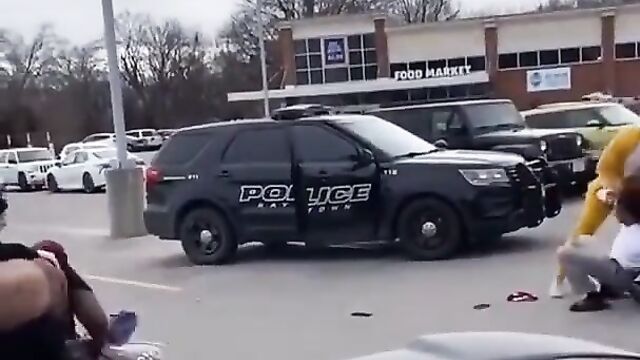 Ass pops out in public street fight in Connecticut, USA - 4 image