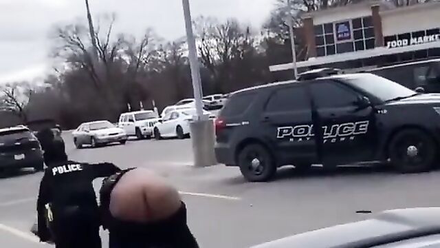 Ass pops out in public street fight in Connecticut, USA - 5 image