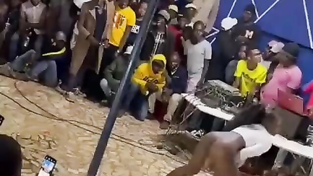 Nude chick at Mzansi wild party – Part 3 - 5 image