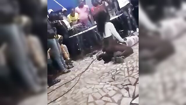 Nude black girl at Mzansi wild party – Part 4 - 1 image