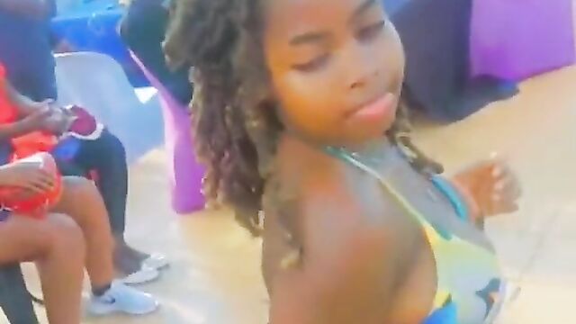 Video of sexy Ugandan girl Pretty Nicole dancing to entertain guests at a pool party - 3 image