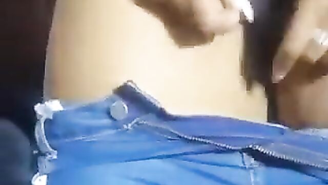 Girl exposing her toto in public while dancing at a party in South Africa - 3 image