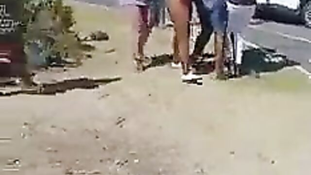 2 crazy African women caught fighting on the road – Part 2 - 1 image