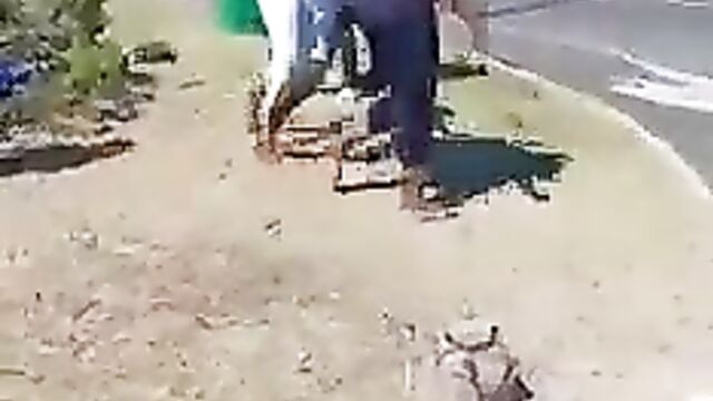 2 crazy African women caught fighting on the road – Part 2