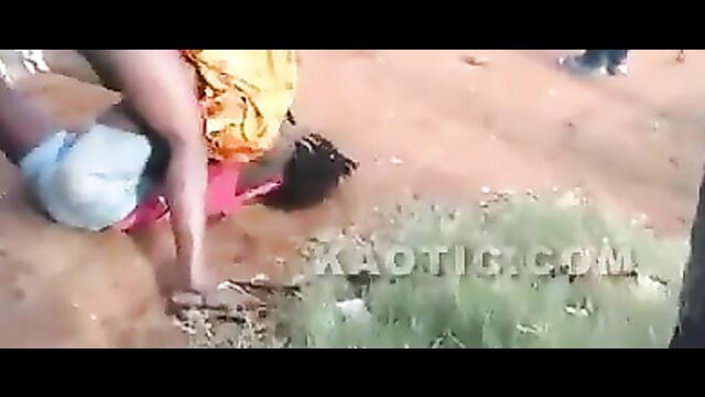 Black women fighting on the street, showing ass - 3 image