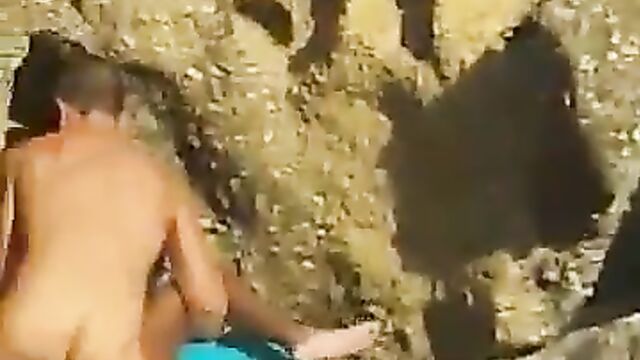 Sex on a hill in public - 4 image