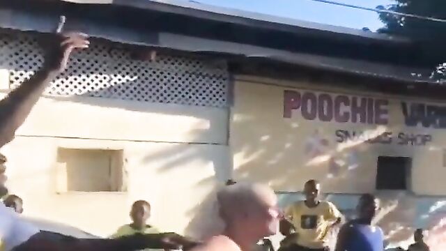 Canadian Woman Strips Naked And Allegedly Runs Mad In Public In Jamaica – Part 2 - 4 image