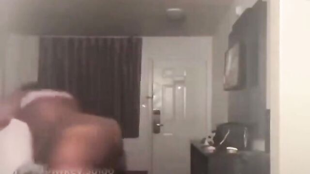 Boobs and ass out as big chick fights boyfriend after she caught him cheating - 5 image