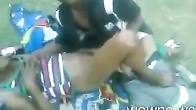 SA couple caught bonking in public - 3 image