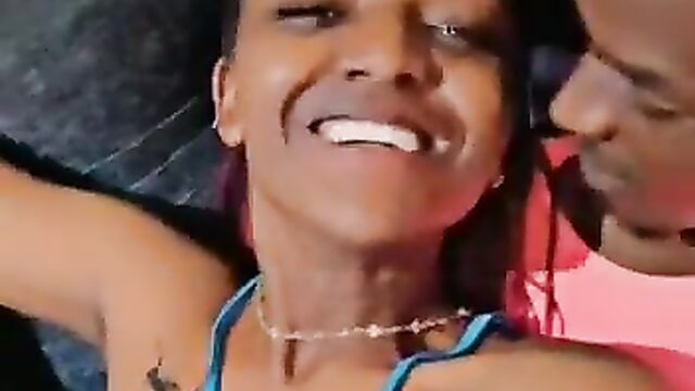 Students caught pressing breasts & romancing in public - 4 image