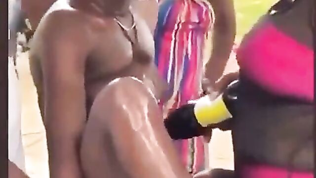 Sucking Pussy At Nigerian Lesbians Pool Sex Party - 5 image