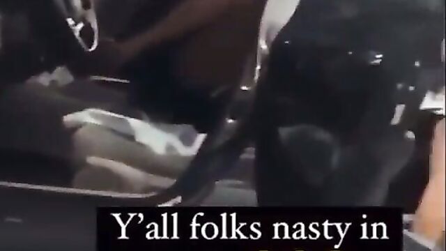 Orlando: Naked couples caught bonking in a car - 4 image