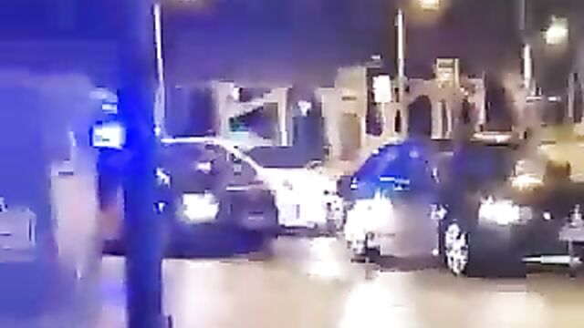 Police flog couple for trying to have sex in public - 4 image