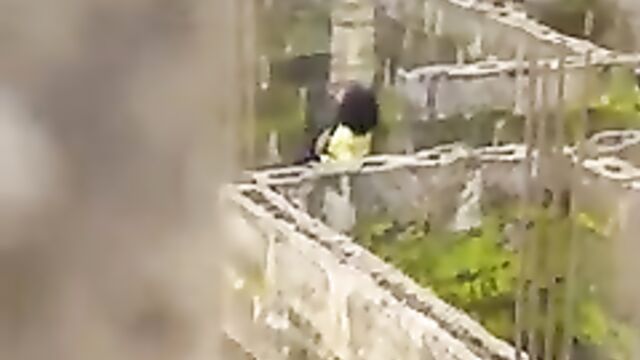 Insane sex in an uncompleted building with hot couple - 3 image