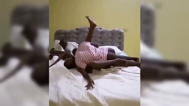 Black student having sex with a whore on his roommate’s bed - 5 image