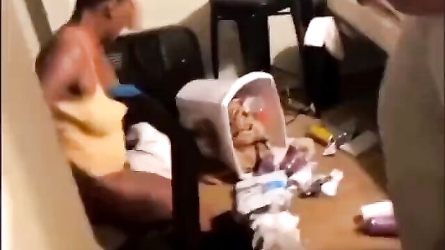 Girl fights without panties, after she caught her man cheating - 3 image