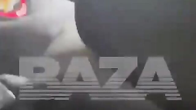Naked woman caught running after police officer in Moscow, Russia - 5 image